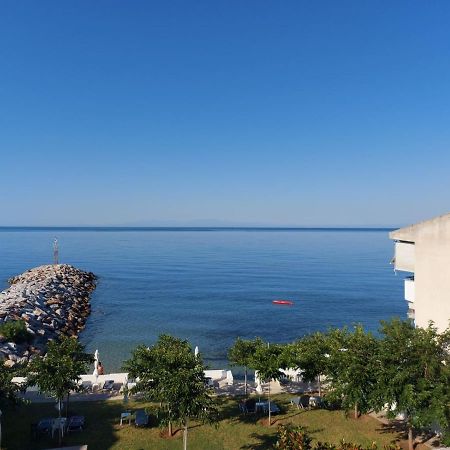Pansion Alexandros By The Sea Aparthotel Nea Skioni Exterior foto