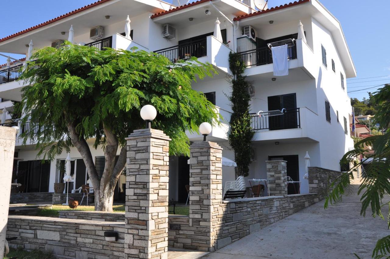 Pansion Alexandros By The Sea Aparthotel Nea Skioni Exterior foto