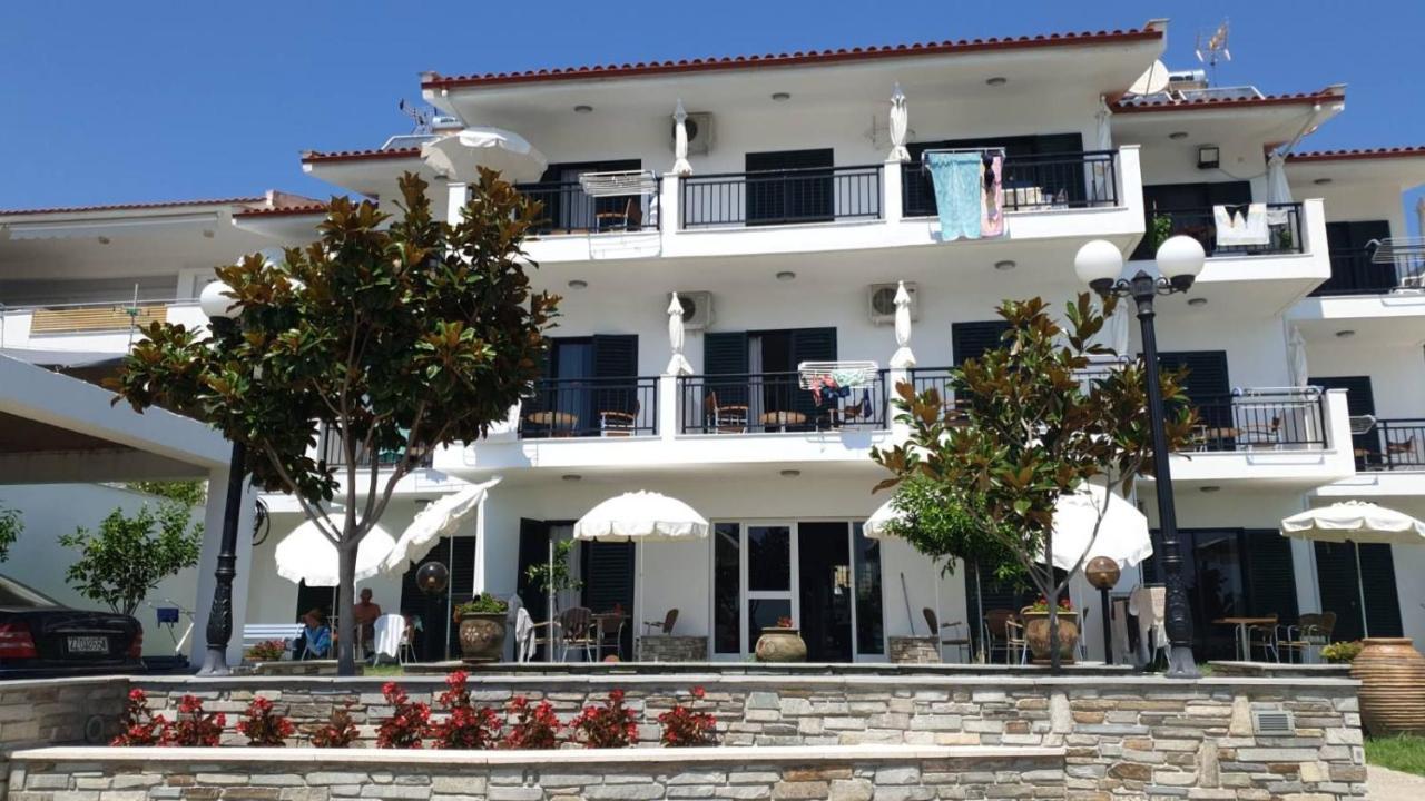 Pansion Alexandros By The Sea Aparthotel Nea Skioni Exterior foto