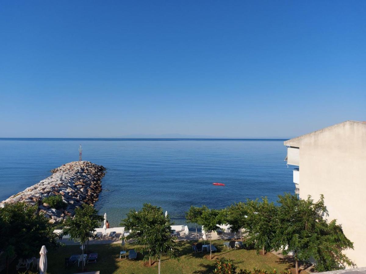 Pansion Alexandros By The Sea Aparthotel Nea Skioni Exterior foto