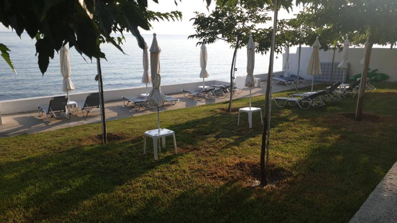 Pansion Alexandros By The Sea Aparthotel Nea Skioni Exterior foto