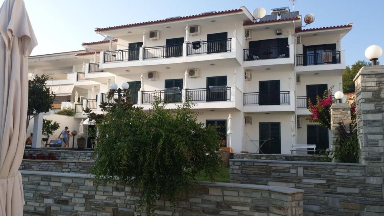 Pansion Alexandros By The Sea Aparthotel Nea Skioni Exterior foto