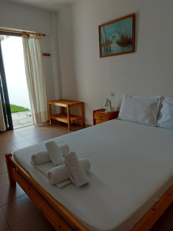 Pansion Alexandros By The Sea Aparthotel Nea Skioni Exterior foto