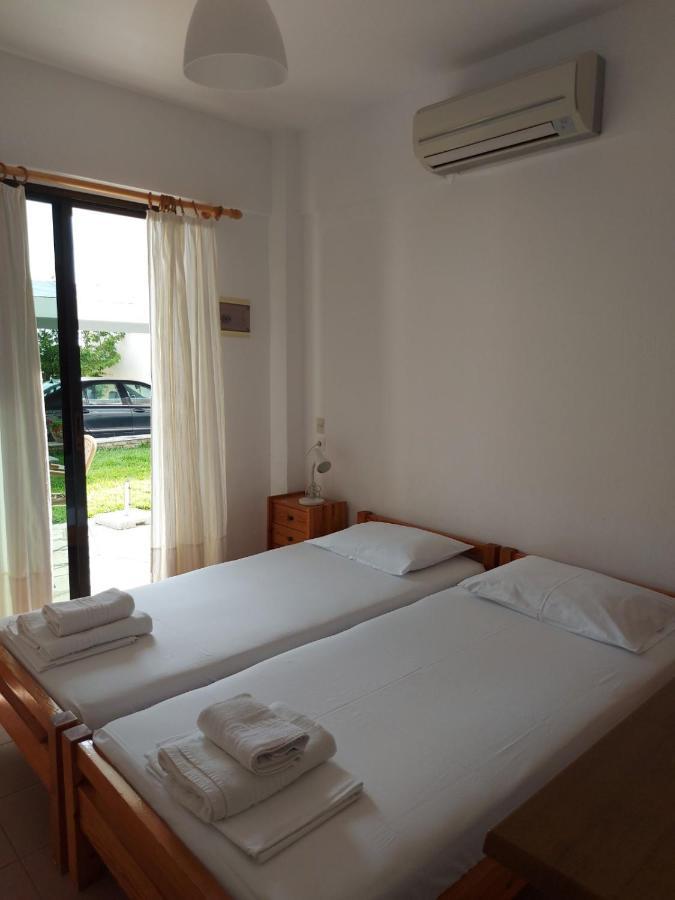 Pansion Alexandros By The Sea Aparthotel Nea Skioni Exterior foto