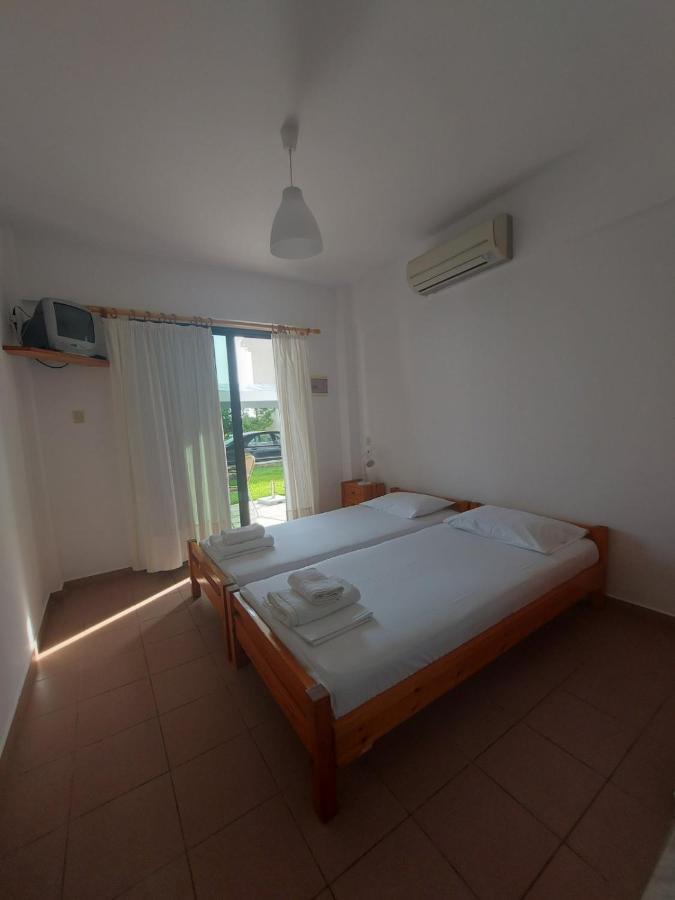 Pansion Alexandros By The Sea Aparthotel Nea Skioni Exterior foto